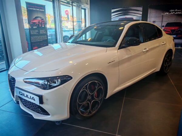 Alfa Romeo Giulia 2.2L Diesel 210ch AT8 Q4 VELOCE