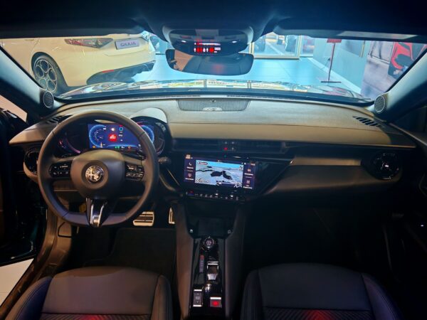 Alfa Romeo Junior ibrida 145ch PREMIUM – Image 6