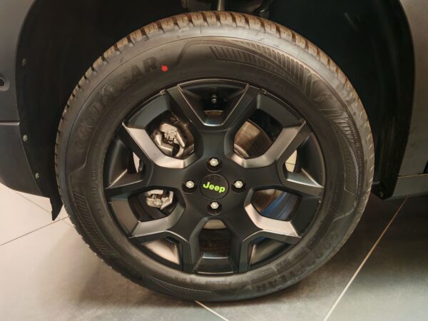 Jeep Avenger 4xe OVERLAND 1.2 Turbo T3 145ch BVR6 – Image 7