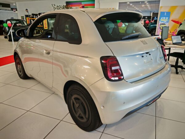 Fiat 500e Berline 42kWh GIORGIO ARMANI – Image 7